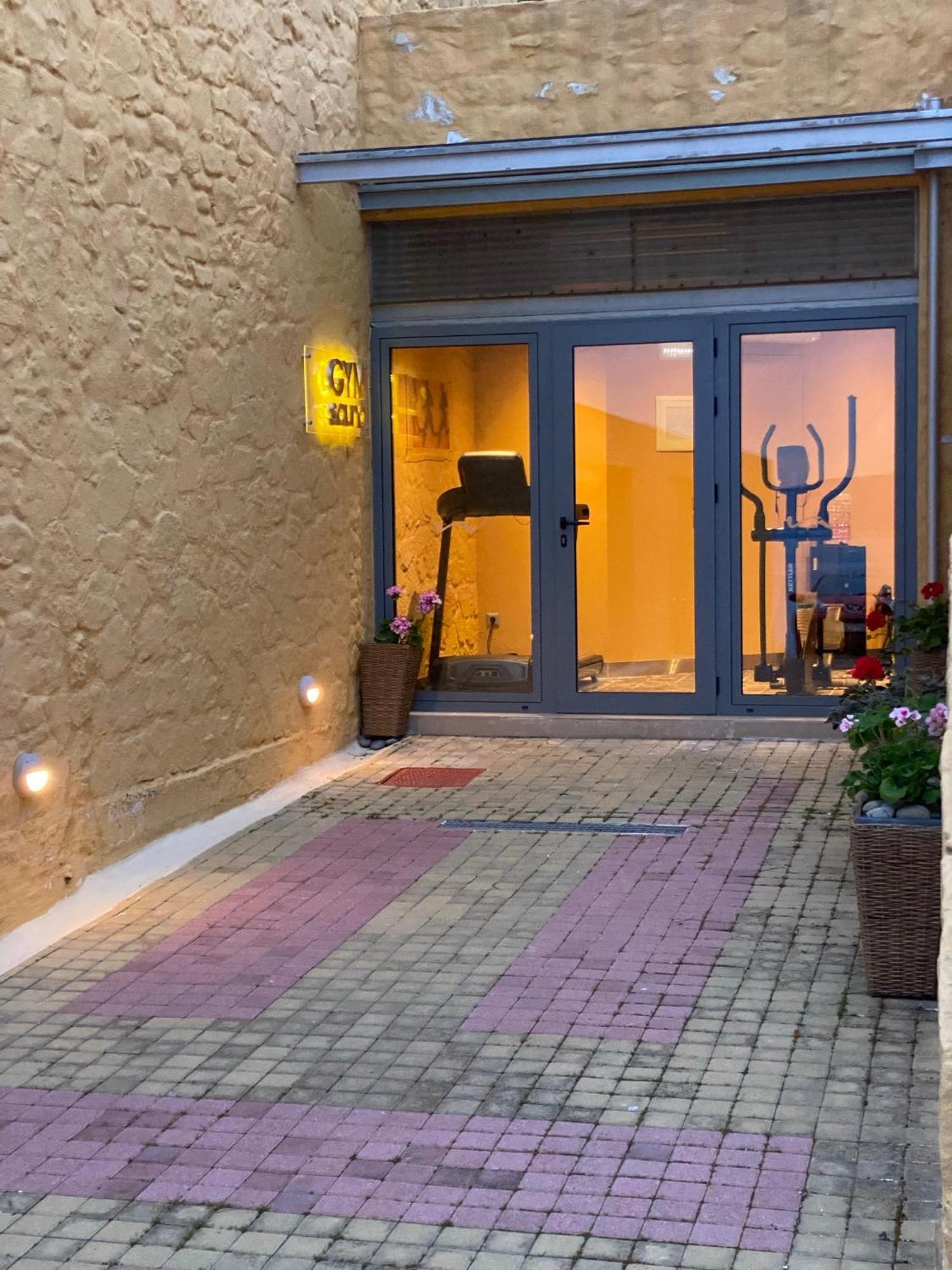 Beachfront Ravdoucha Epavlis Eleni Villa - Pool, Hot Tub, Gym, Sauna, Private Parking, Wifi Chania  Exterior foto