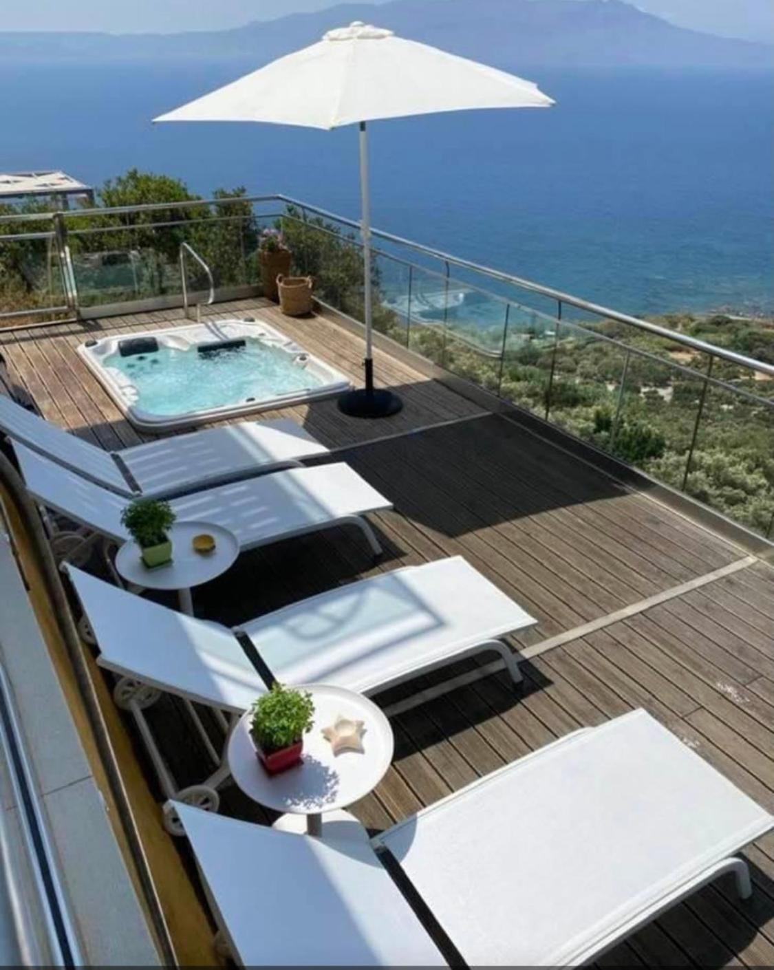 Beachfront Ravdoucha Epavlis Eleni Villa - Pool, Hot Tub, Gym, Sauna, Private Parking, Wifi Chania  Exterior foto