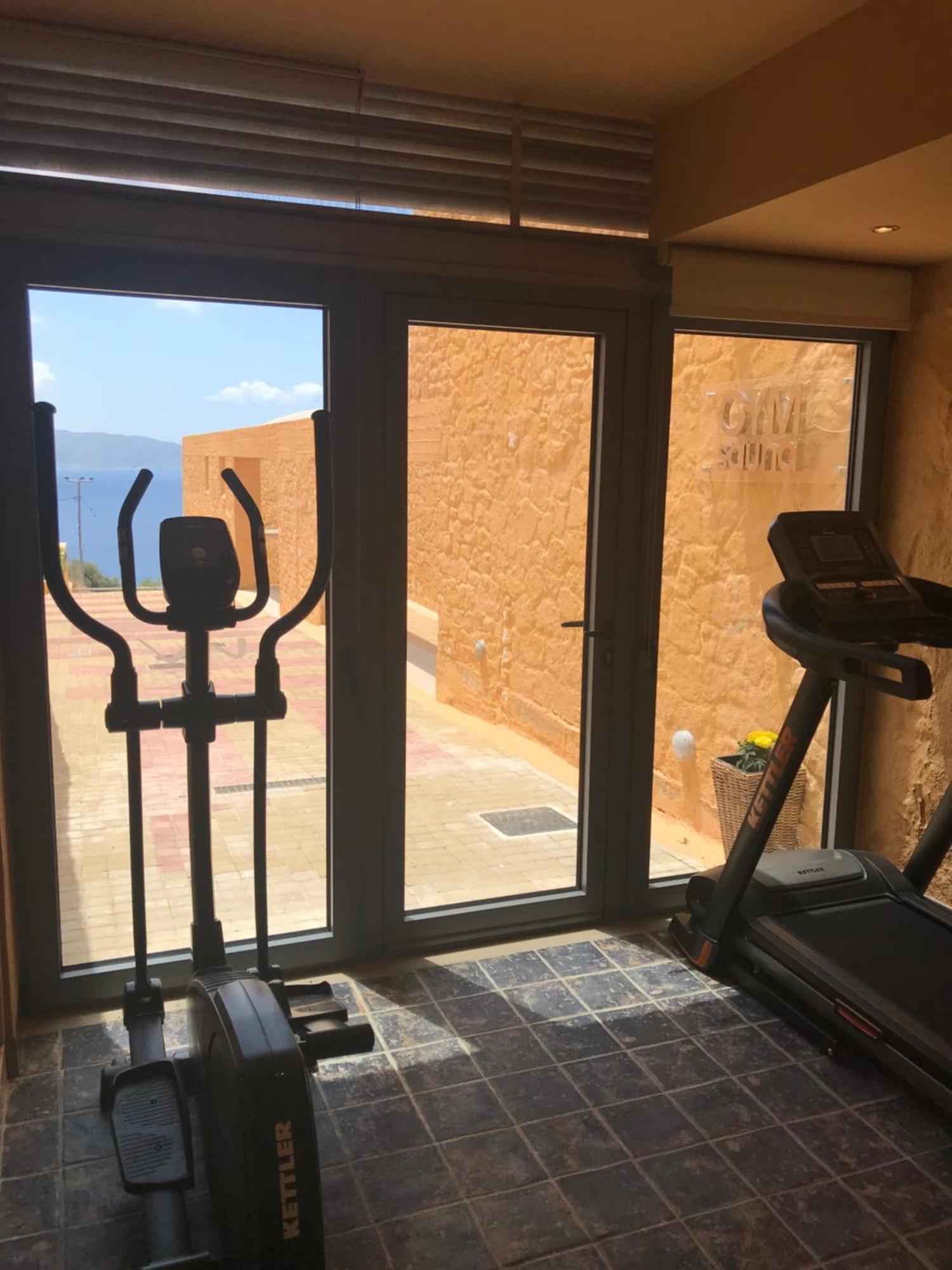 Beachfront Ravdoucha Epavlis Eleni Villa - Pool, Hot Tub, Gym, Sauna, Private Parking, Wifi Chania  Exterior foto