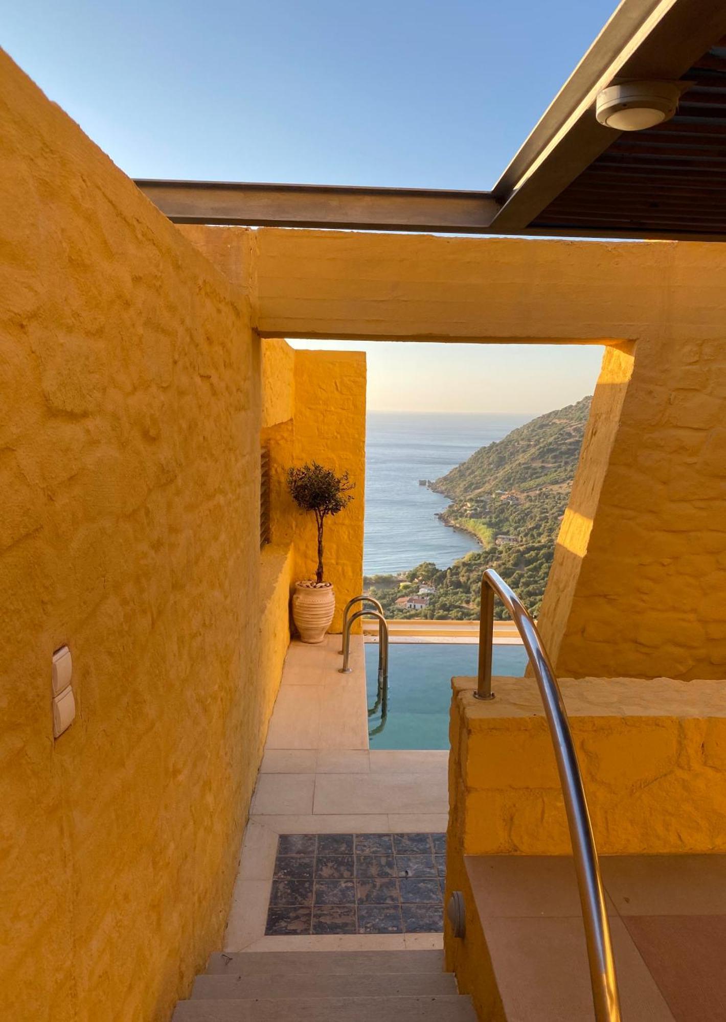Beachfront Ravdoucha Epavlis Eleni Villa - Pool, Hot Tub, Gym, Sauna, Private Parking, Wifi Chania  Exterior foto